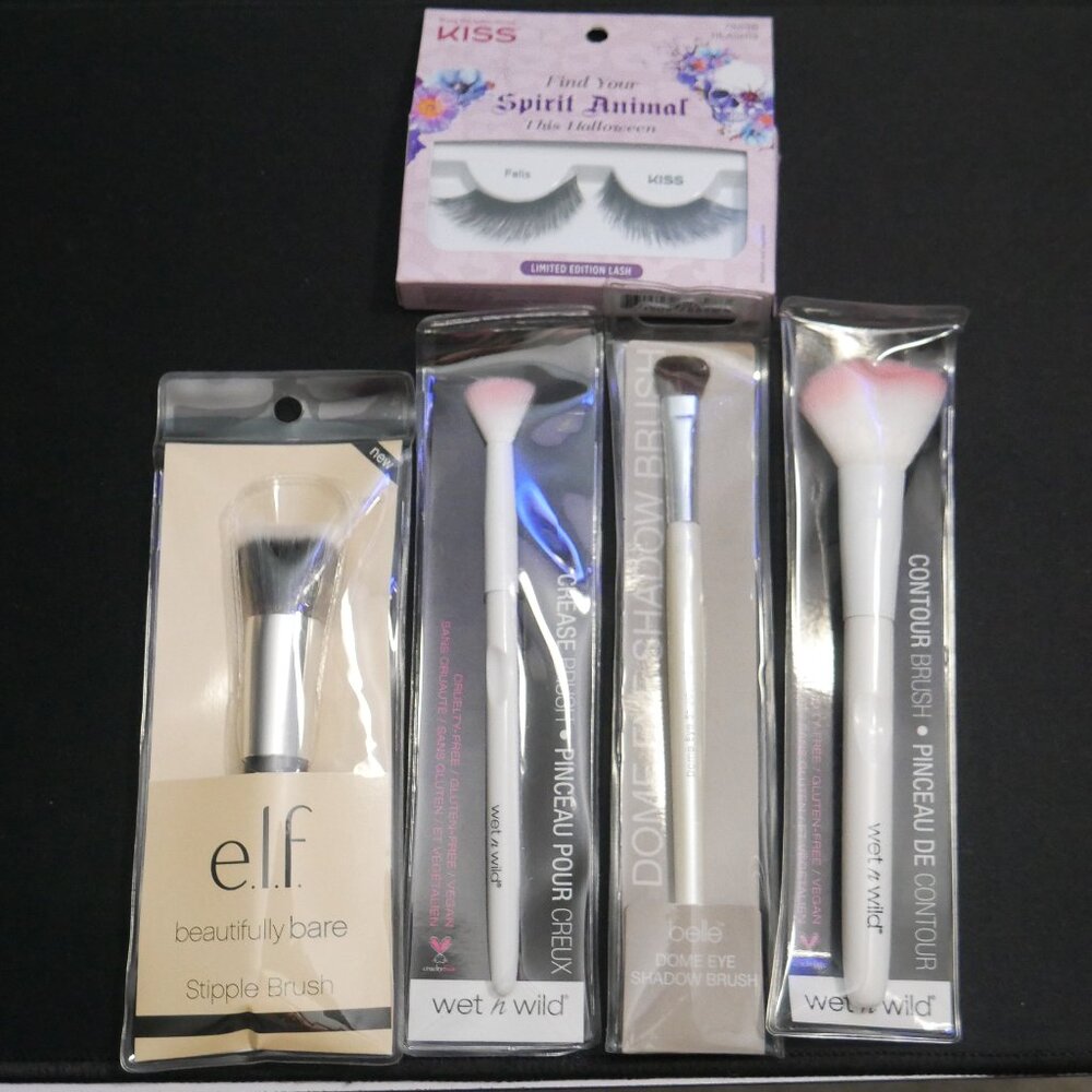 Brand New Makeup Brushes and Lashes